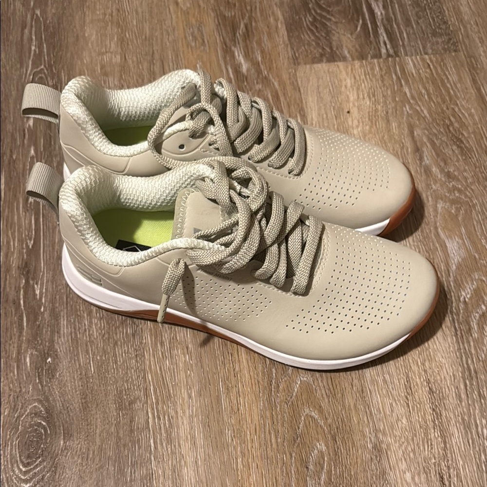 Tan Athletic Shoes Lightweight Breathable Mesh